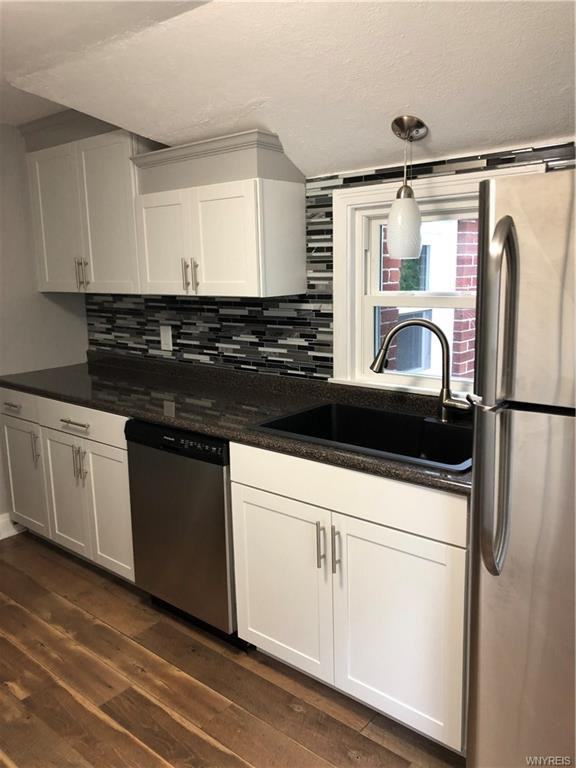 106 E Morris Ave - Photo 2 of 12