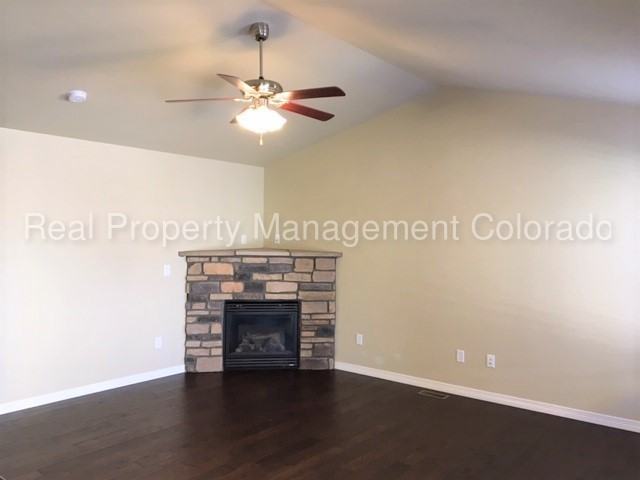 874 Deschutes Dr - Photo 2 of 31