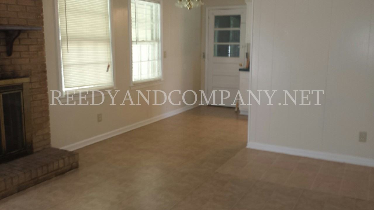 4500 Charing Cross St - Photo 2 of 14