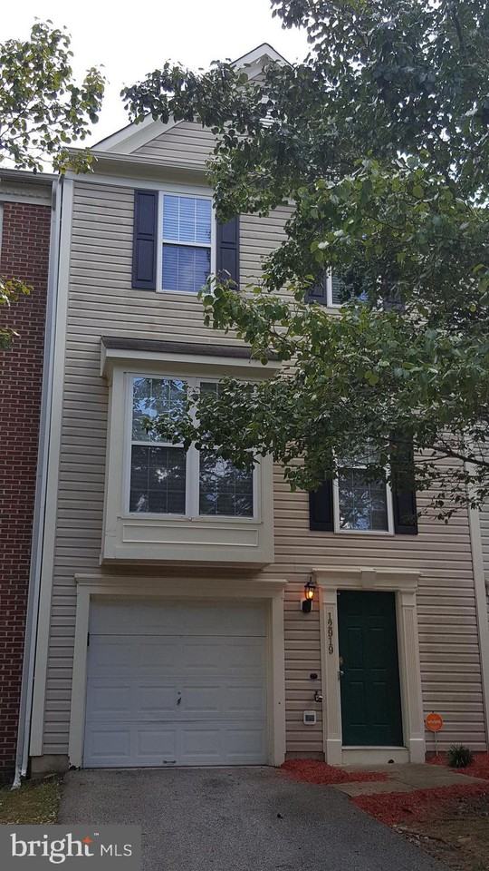 12919 Marlton Center Dr - Photo 2 of 40