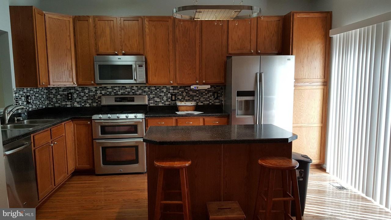 12919 Marlton Center Dr - Photo 3 of 40