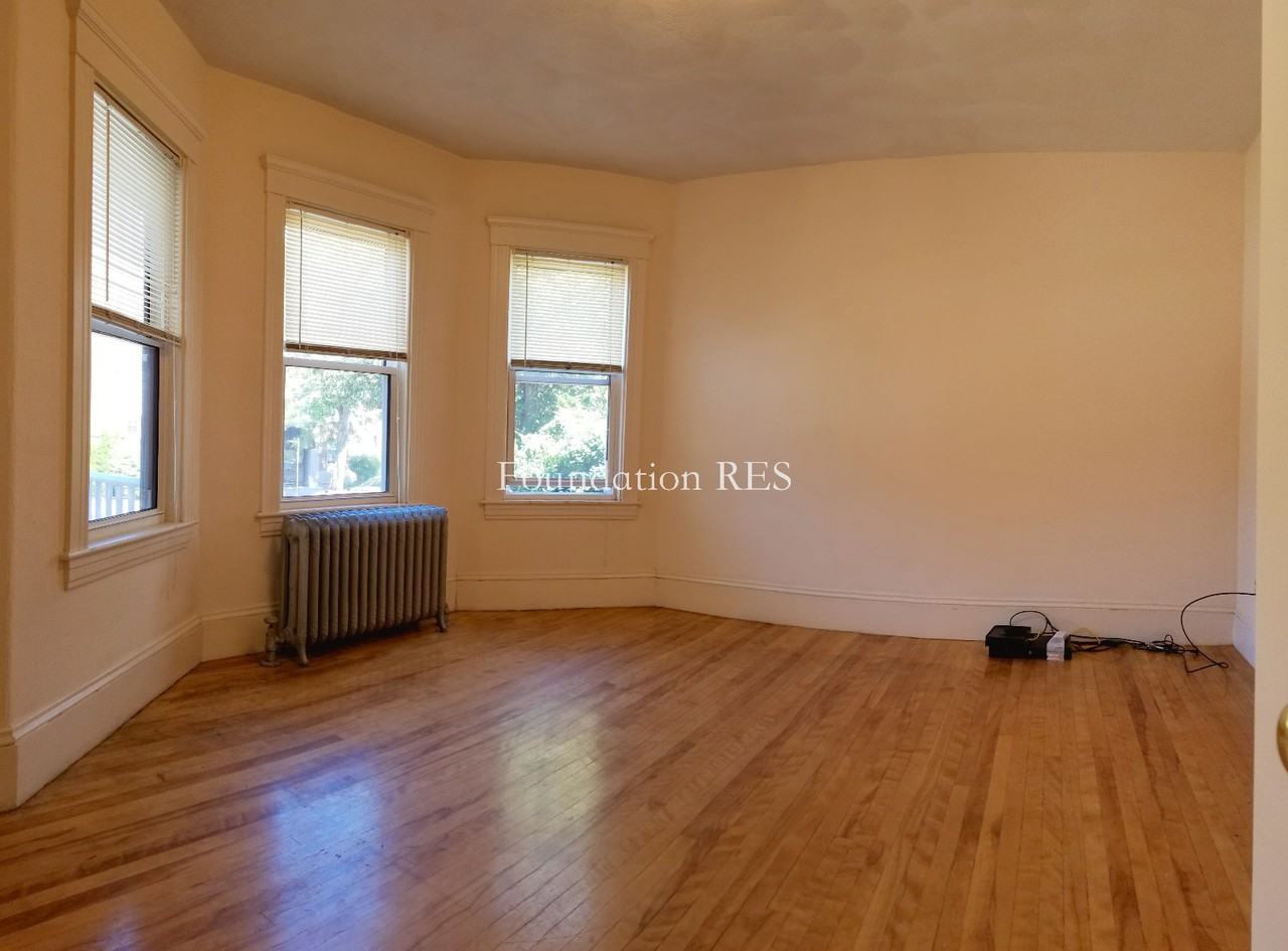 144 Washington Street #1 - Photo 3 of 11