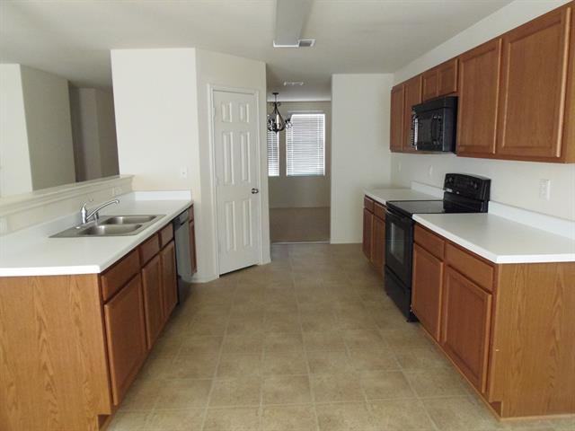 2801 Sonora Ln - Photo 3 of 10