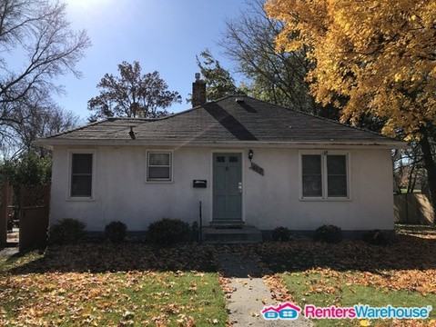 412 Oakwood Dr - Photo 3 of 12