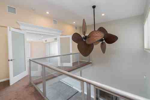 213 W Shore Dr - Photo 2 of 8