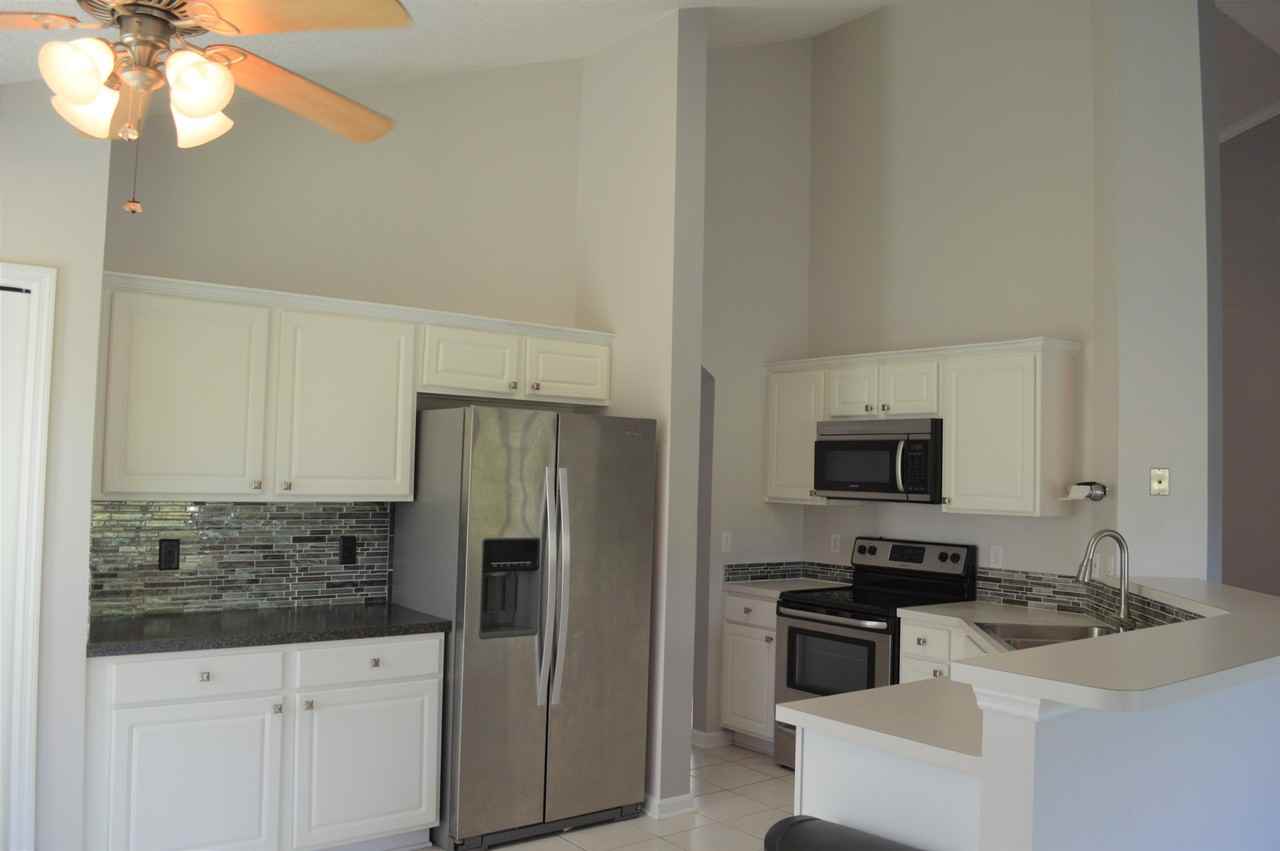 612 Lake Stone Cir - Photo 3 of 31