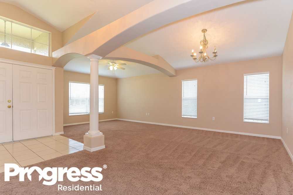 4518 Pointe O Woods Dr - Photo 2 of 19
