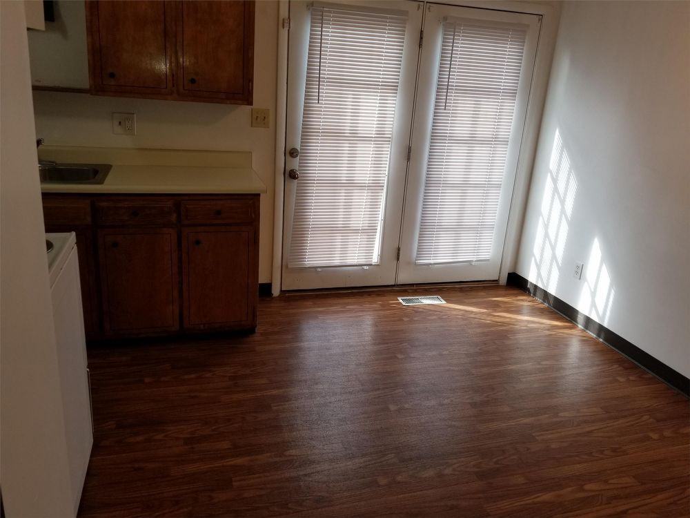 1117 Arnelle Ct - Photo 2 of 15