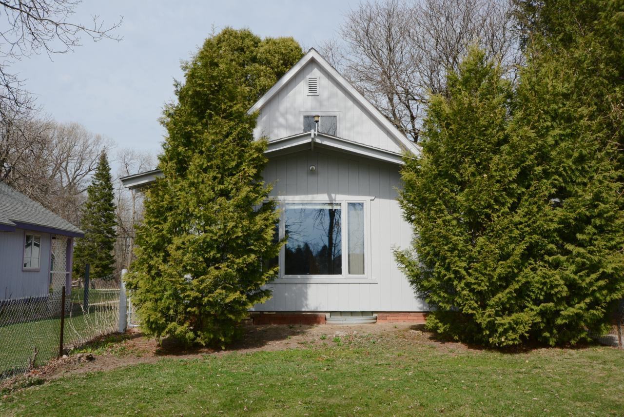 12623 NE Shoreland Dr - Photo 2 of 6