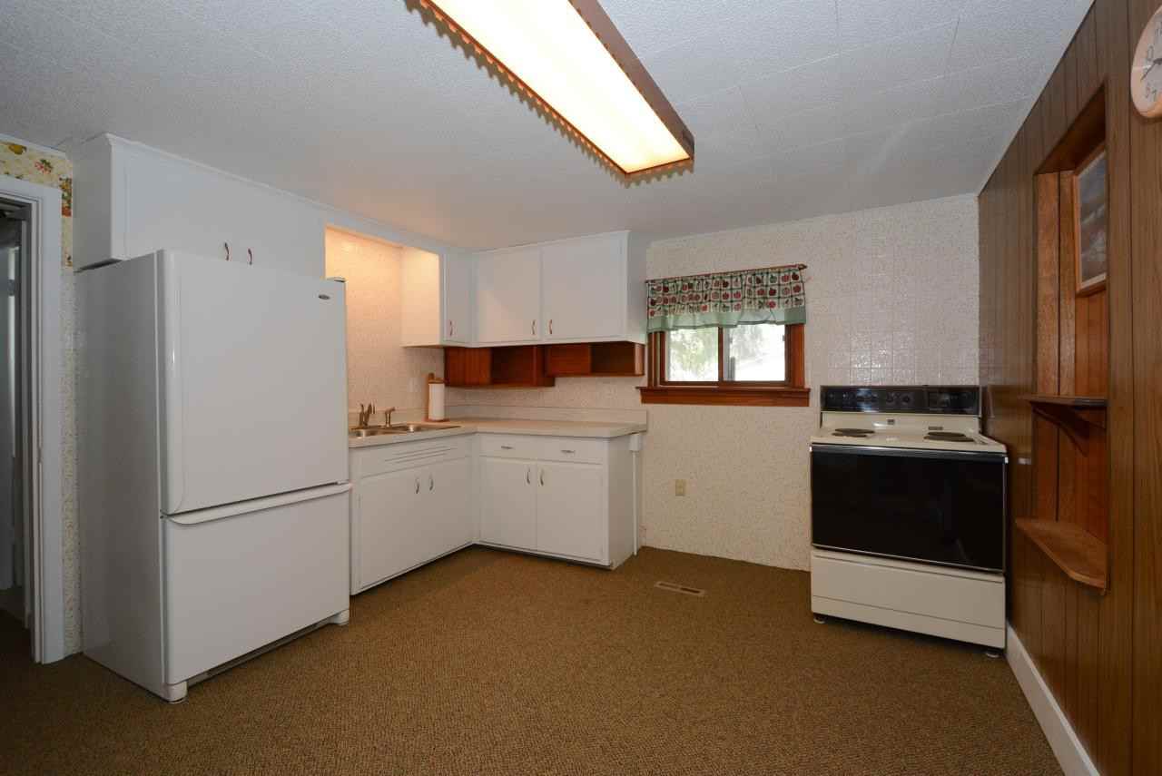 12623 NE Shoreland Dr - Photo 3 of 6