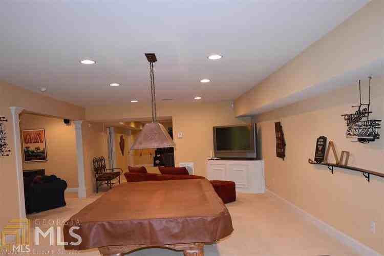 70 Mulberry Dr - Photo 2 of 10