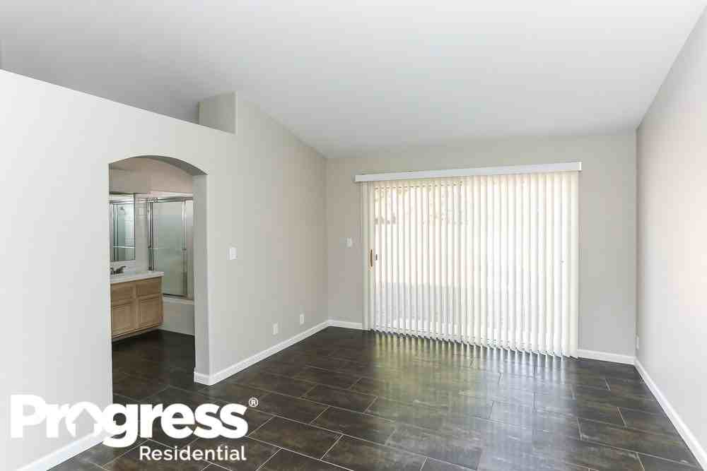 4401 La Reina Cir - Photo 4 of 16