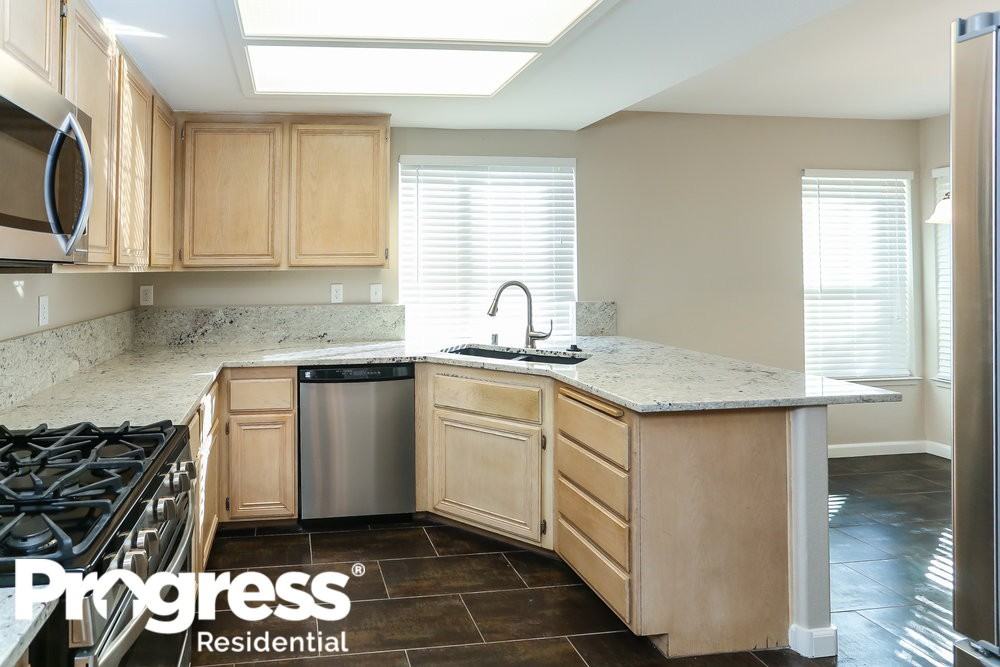 4401 La Reina Cir - Photo 5 of 16