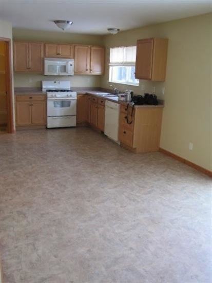 1652 Byfield Pkwy - Photo 3 of 12