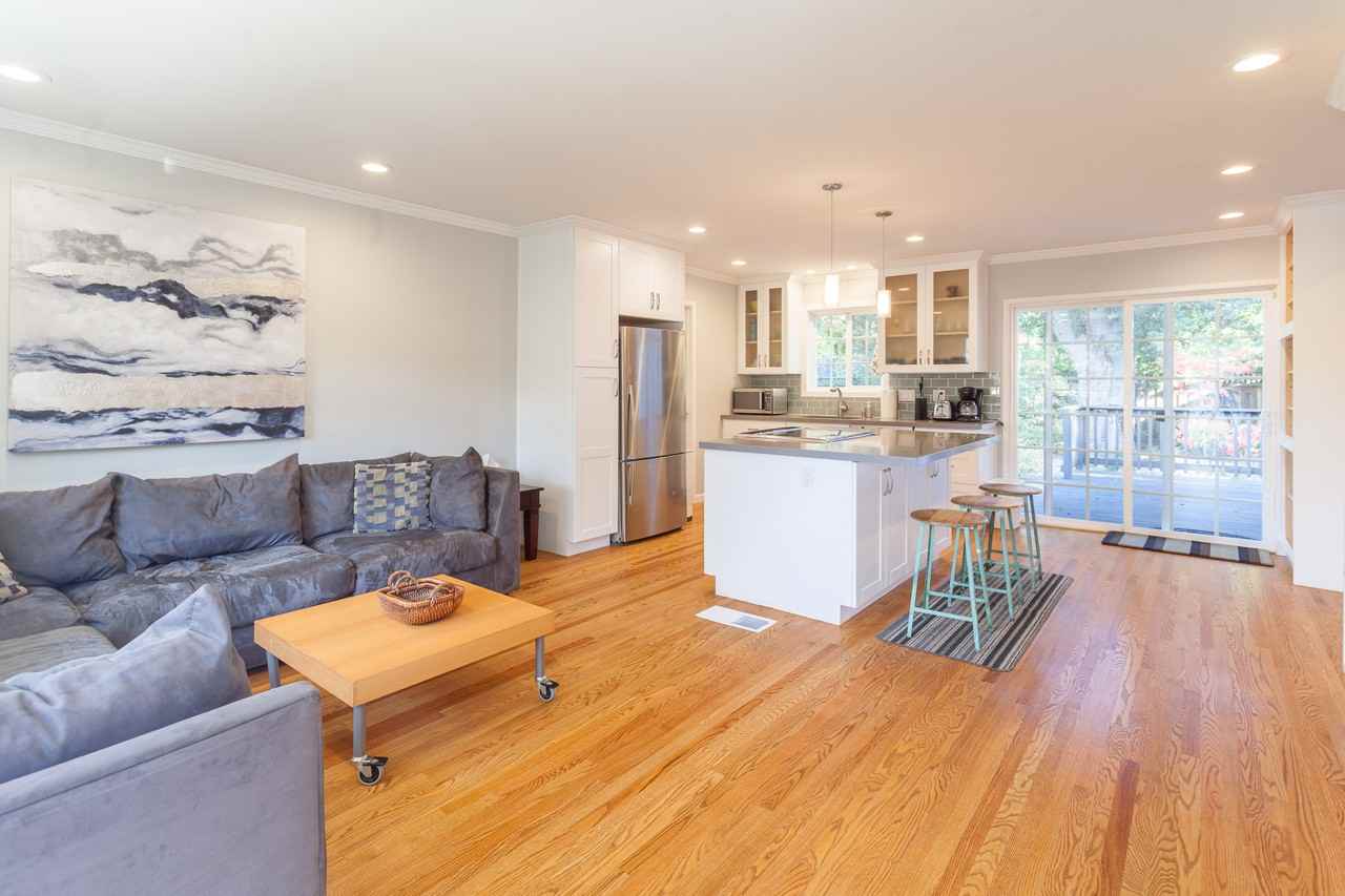 440 Eighth Avenue - Photo 2 of 18