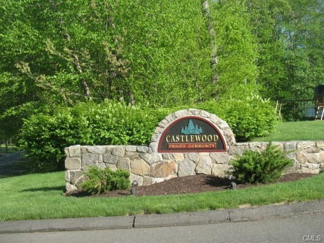 3 Stonecroft Way #3 - Photo 2 of 25
