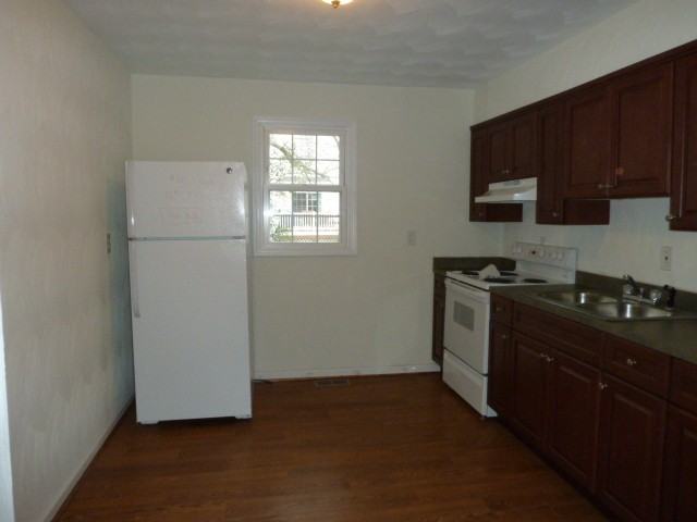 9632 12th Bay Street -7 - Photo 3 of 10