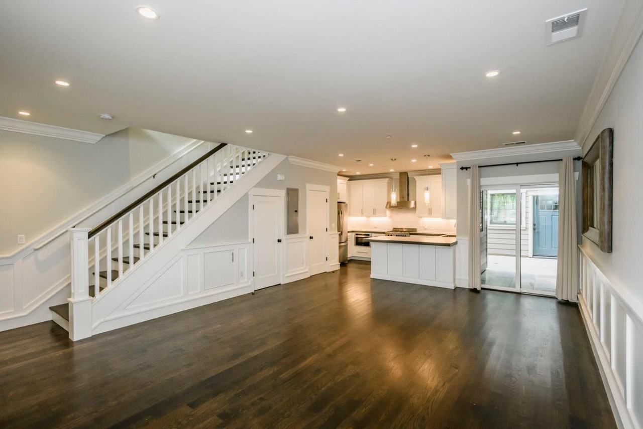 904 Bayswater Ave - Photo 3 of 18