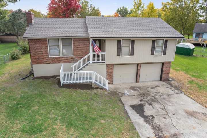 11725 Crystal Avenue - Photo 2 of 20