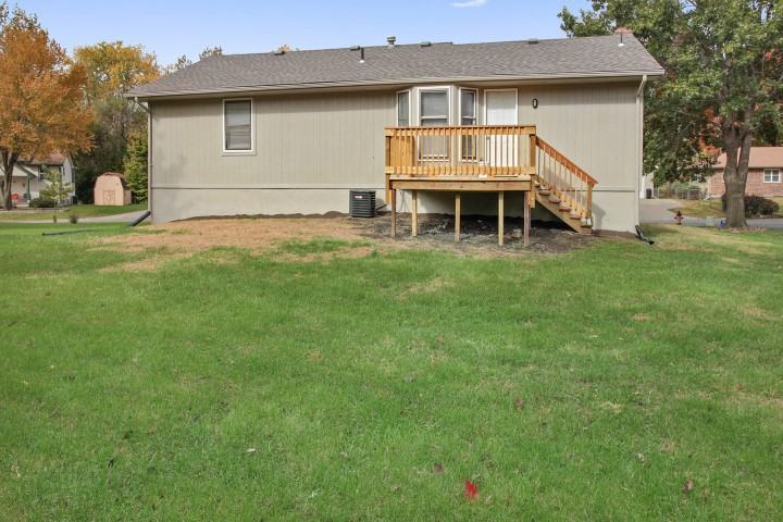 11725 Crystal Avenue - Photo 3 of 20