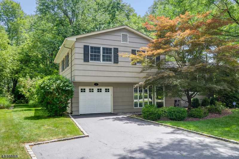 75 Ridge Dr - Photo 2 of 20