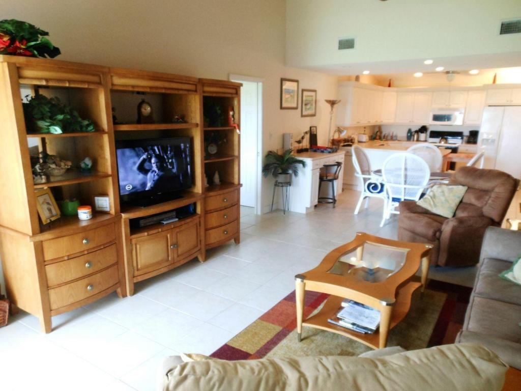 2400 S Ocean Dr #423