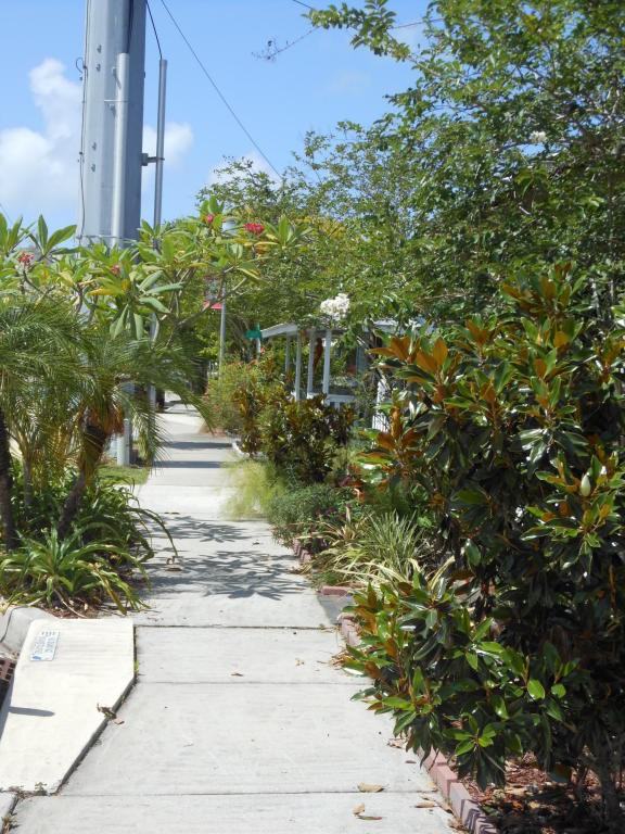 122 N 2nd St #A - Photo 3 of 34