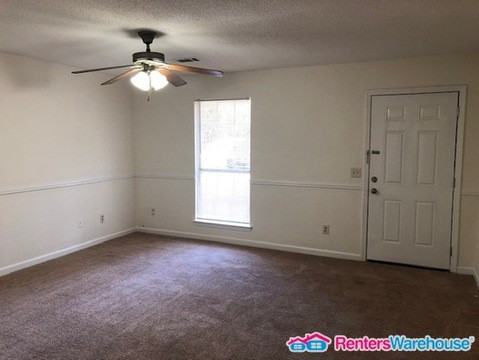 3285 Thousand Oaks Dr - Photo 2 of 11