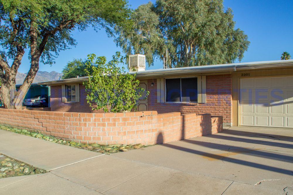 3201 W Liberty Tree Ln - Photo 2 of 25