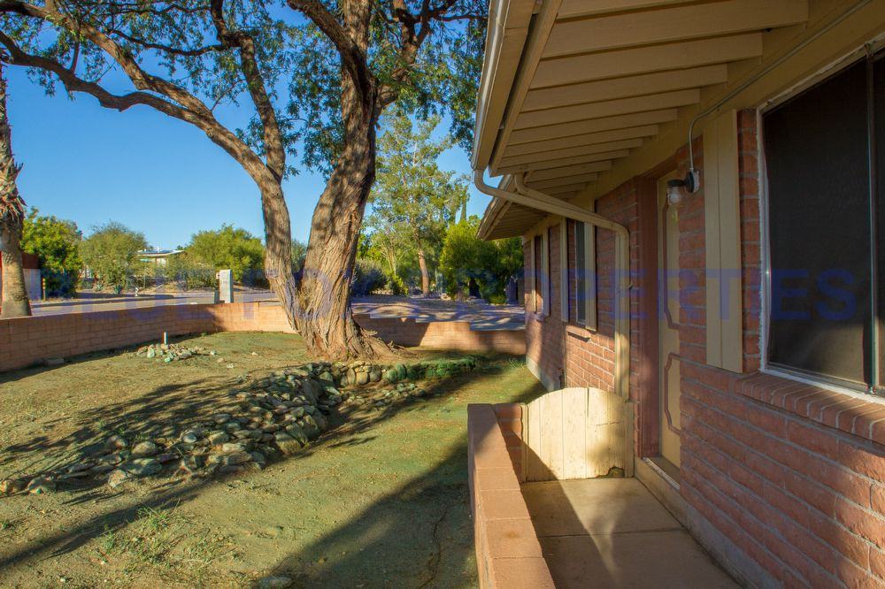 3201 W Liberty Tree Ln - Photo 3 of 25