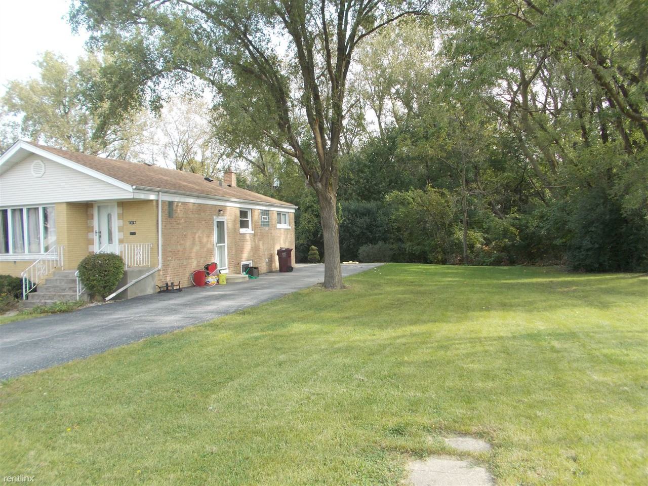 739 Chicago Rd - Photo 2 of 3