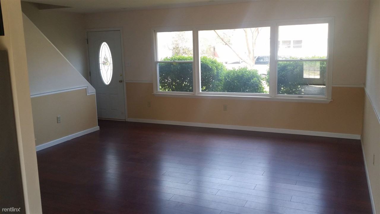 1719 Citadel Rd - Photo 2 of 7