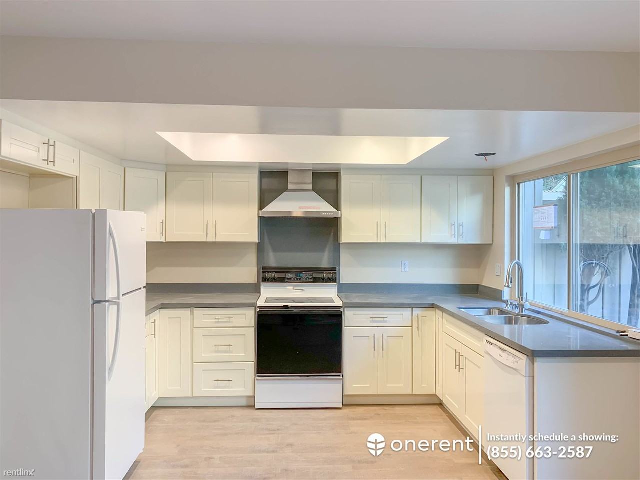 962 Lakeshire Ct - Photo 3 of 15