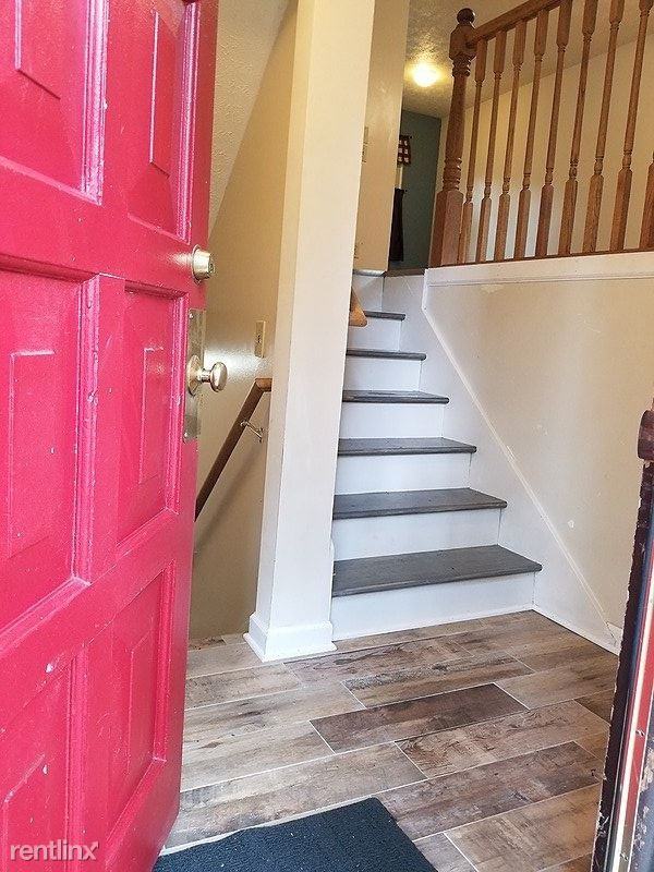 1230 Lilac Ave - Photo 2 of 10