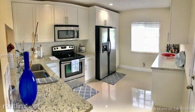 1712 SW 116th Way - Photo 2 of 12