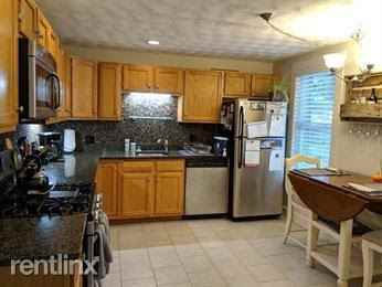 25 Tewksbury St #1 - Photo 2 of 6