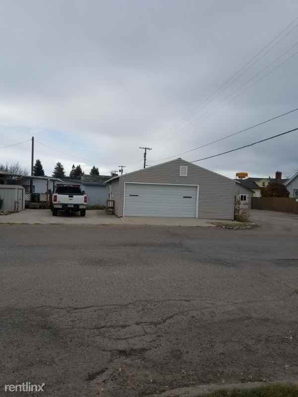 238 S Pacific St - Photo 3 of 13