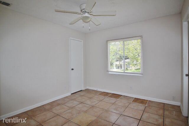 1832 Broadway Ave - Photo 2 of 9