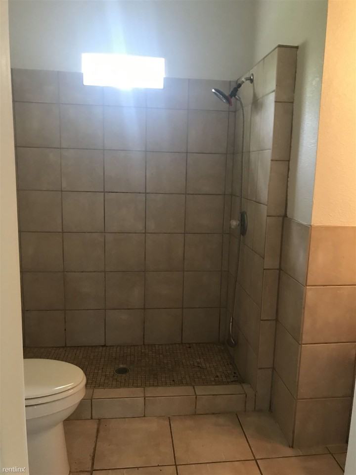 511 Williams St - Photo 2 of 5