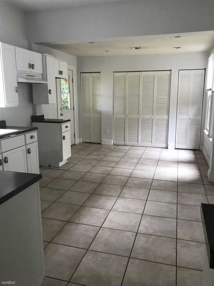 511 Williams St - Photo 3 of 5