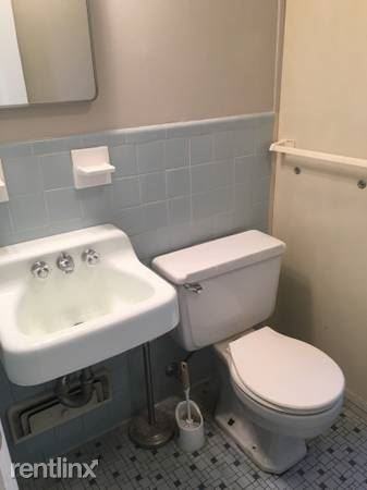 Pleasant 1 Room Studio Apt on 2nd Floor - All Utilities Included - Parking / Stamford, CT - Photo 2 of 2