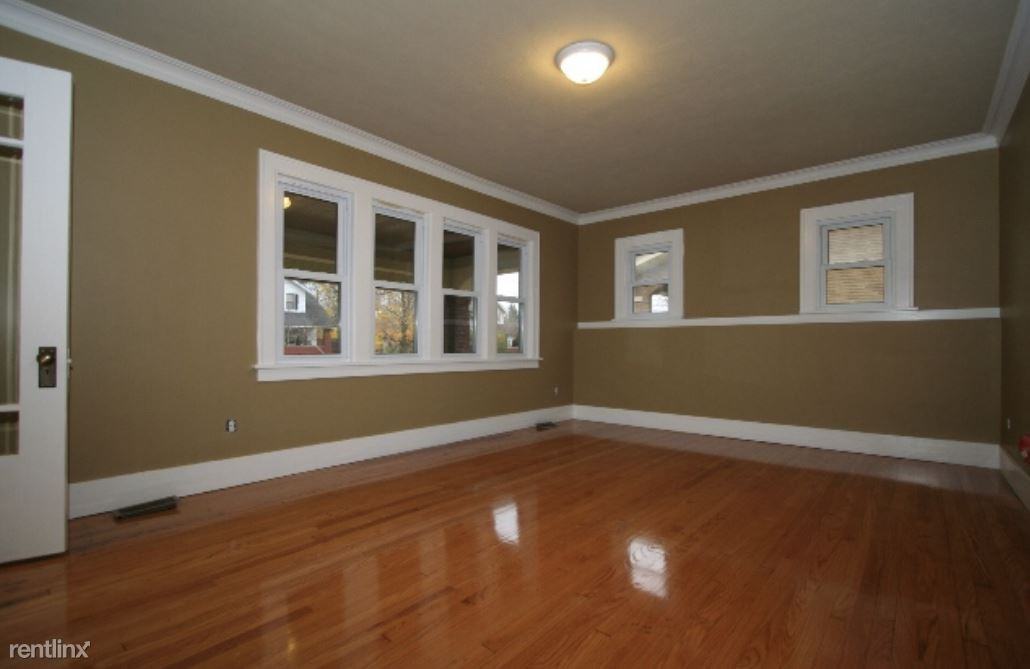 149 Garfield Ave Nw - Photo 2 of 7