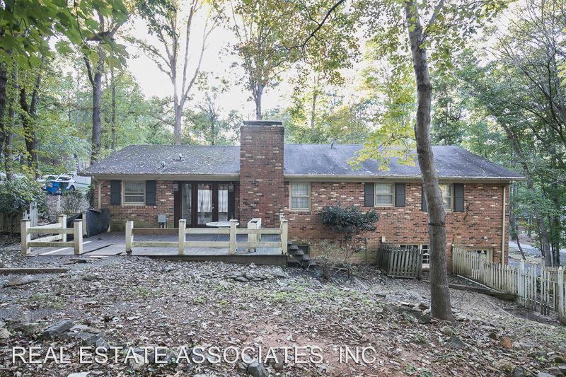 4616 Stillview Dr - Photo 3 of 17