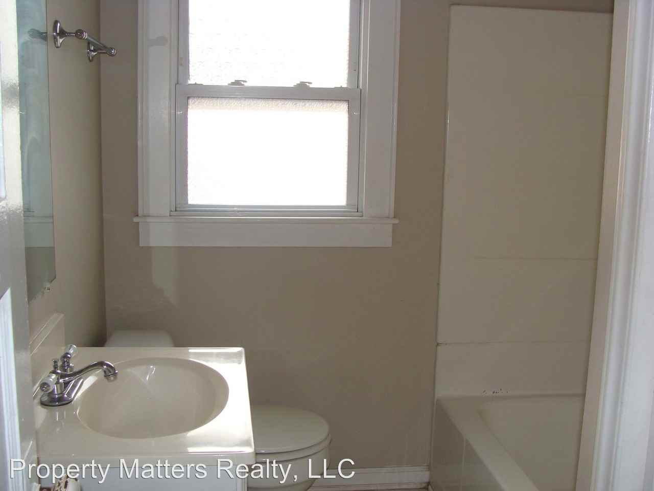 504 S Main St - Photo 3 of 13