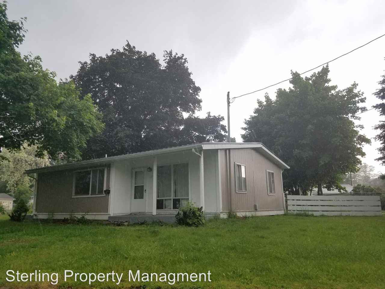 137 Matthew Cir - Photo 2 of 17