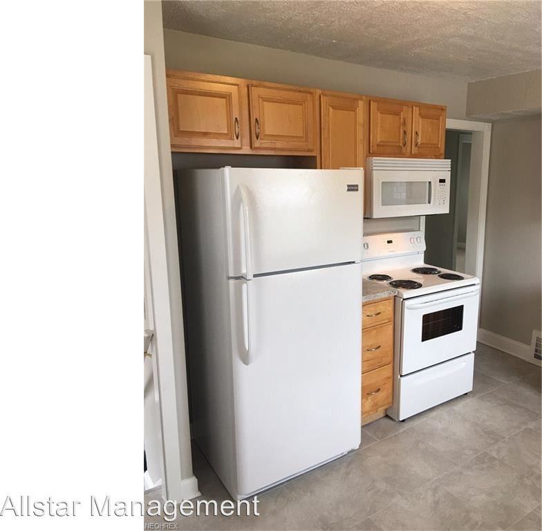 9100 Beech Ave - Photo 3 of 13