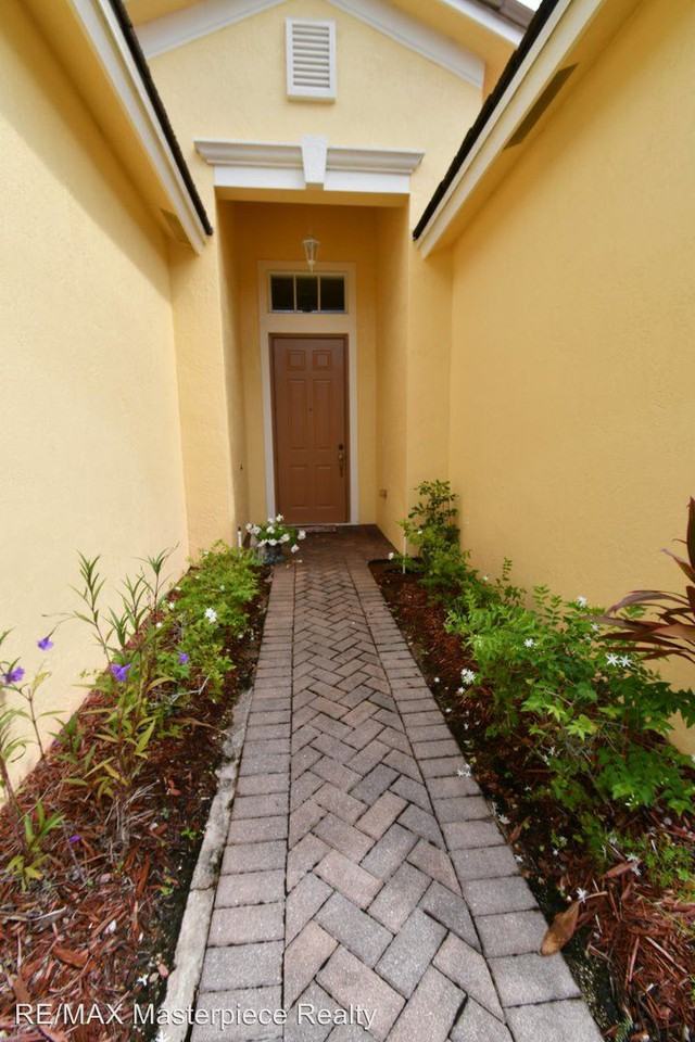10004 SW Stonegate Dr - Photo 3 of 14