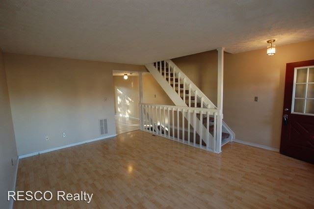 7893 Woodhouse Ln - Photo 3 of 9