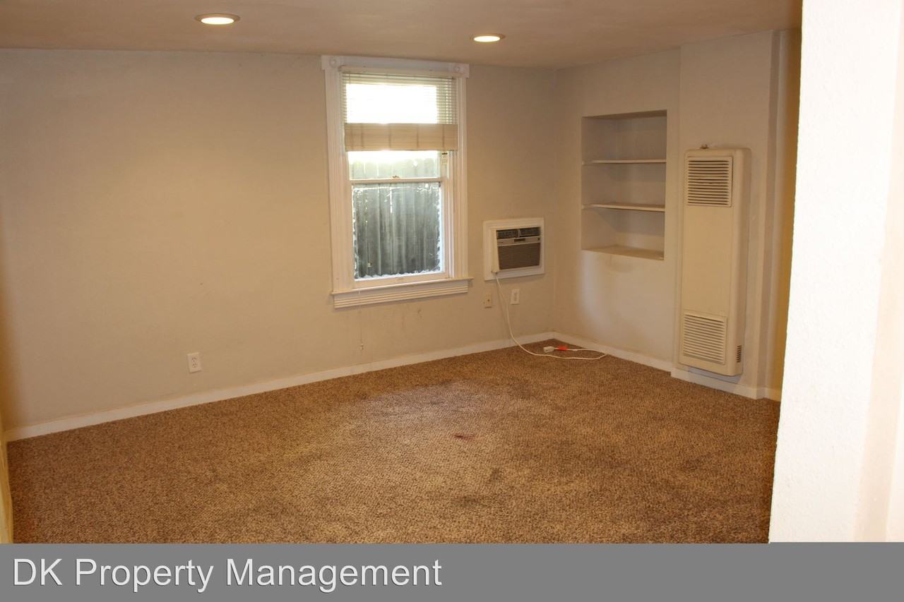 2523 P St - Photo 2 of 5