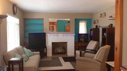 4625 E 8th St - Photo 2 of 13